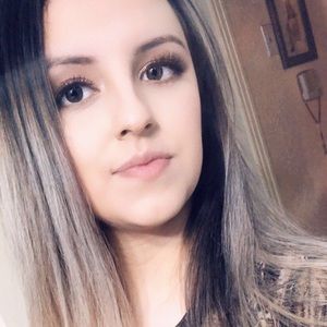 Meet your Posher, Marcela